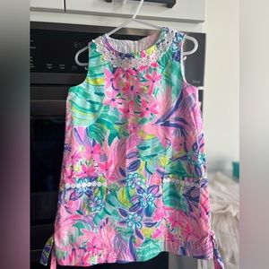 Lined Lilly Pulitzer dress for little girl. Size 5